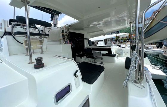 Catamaran Lagoon-Bénéteau Lagoon 42 - 4 + 2 cab. 12.8m
