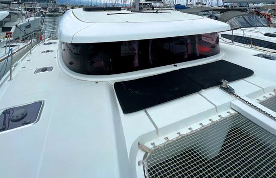 Catamaran Lagoon-Bénéteau Lagoon 42 - 4 + 2 cab. 12.8m