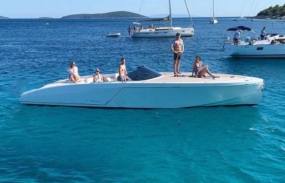 Motorboat Frauscher 1017 GT 640hp