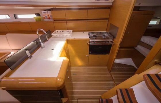 Sailboat Jeanneau Sun Odyssey 439 13.4m