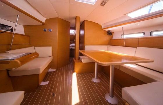 Sailboat Jeanneau Sun Odyssey 439 13.4m