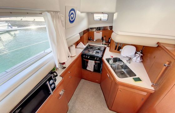 Motorboat LAGOON 43 POWER 580hp