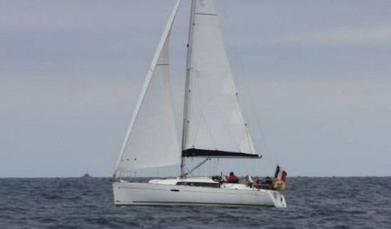 Sailboat Beneteau Oceanis 31 9.66m