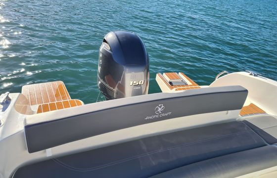 Motorboat PACIFIC CRAFT OPEN 625 130hp