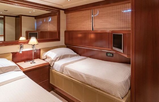 Motor yacht OVERMARINE MANGUSTA 92 4000hp