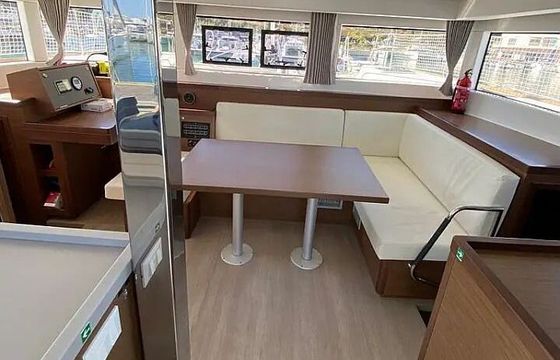 Catamaran Lagoon 40 11m