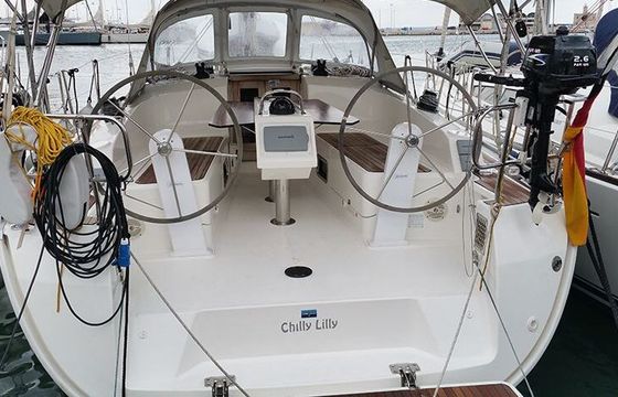 Sailboat Bavaria Yachtbau Bavaria Cruiser 37 - 3 cab. 11.3m