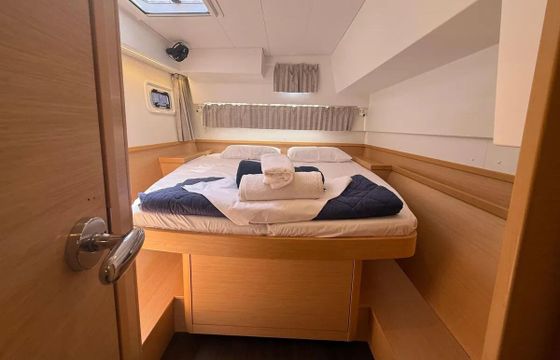 Catamaran Lagoon 42 12.8m
