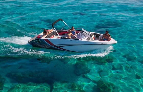 Motorboat Glastron GTS 245 300hp