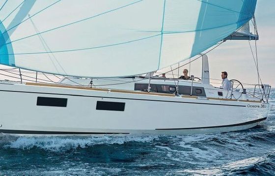 Sailboat Bénéteau Oceanis 38.1 11m
