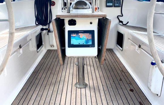 Sailboat DUFOUR 425 12.9m