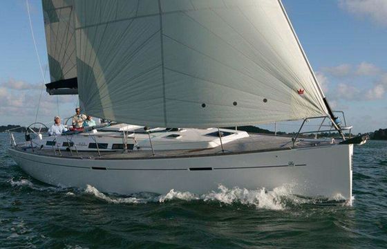 Sailboat DUFOUR 425 12.9m