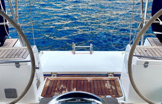 Sailboat DUFOUR 425 12.9m
