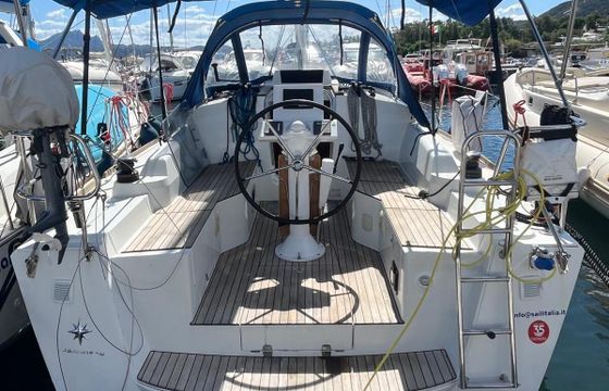 Sailboat Jeanneau Sun Odyssey 319 9.8m