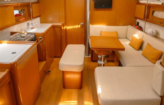 Sailboat Beneteau Oceanis 40 12m