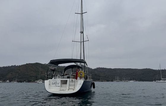 Sailboat Beneteau Oceanis 40 12m