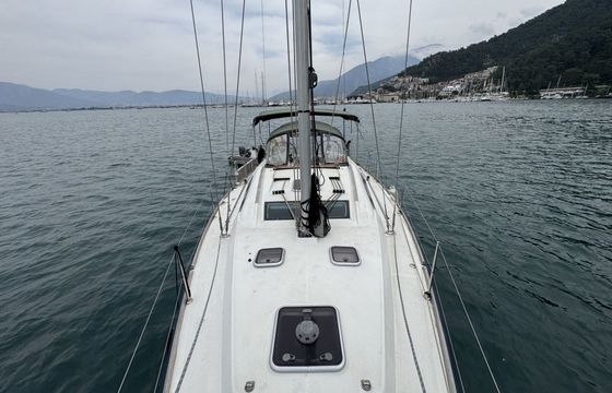Sailboat Beneteau Oceanis 40 12m