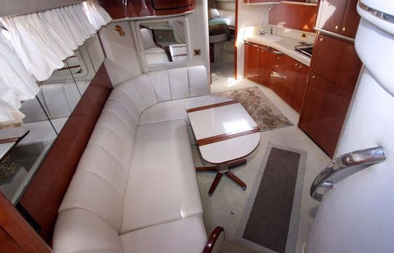 Motorboat Sea Ray Express Cruiser 900hp