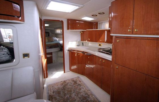 Motorboat Sea Ray Express Cruiser 900hp