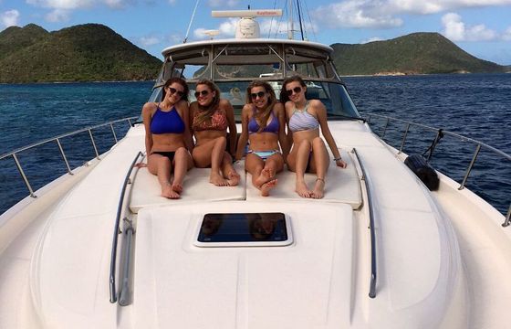 Motorboat Sea Ray Express Cruiser 900hp