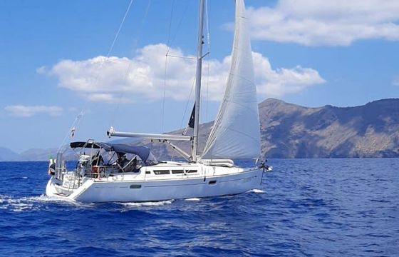 Sailboat Jeanneau Sun Odyssey 42i 12.75m