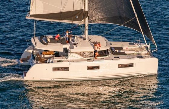 Catamaran LAGOON 46 13.99m
