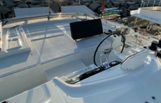 Catamaran LAGOON 46 13.99m
