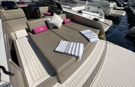Motorboat VANDUTCH VANDUTCH 32 280hp