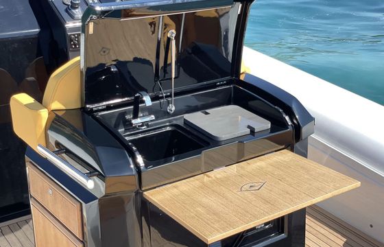 RIB Renier R10 Cabin Tourer 700hp