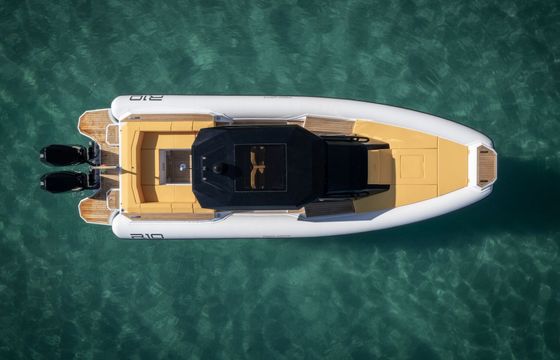 RIB Renier R10 Cabin Tourer 700hp
