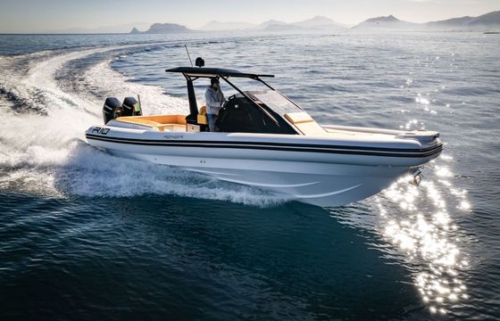 RIB Renier R10 Cabin Tourer 700hp