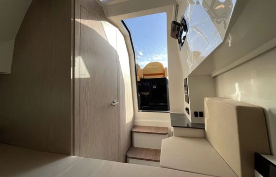 RIB Renier R10 Cabin Tourer 700hp