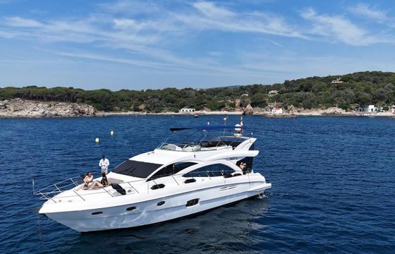 Motorboat Gulf Craft Majesty 56 630hp