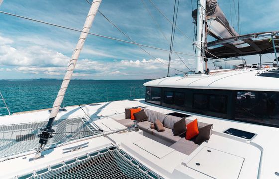 Catamaran Lagoon 560 FULL LUXE 17.97m