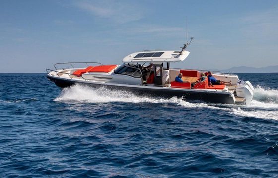 Motorboat Nimbus T11 800hp