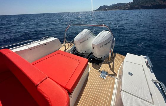 Motorboat Nimbus T11 800hp