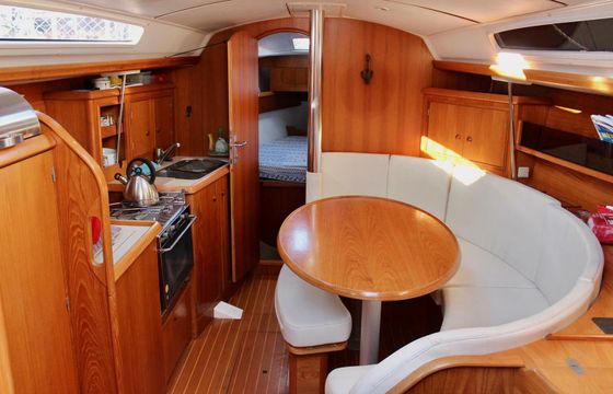 Sailboat Jeanneau Sun Odyssey 34.2 10.4m