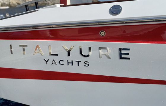 Motorboat Italyure 38 Ft 740hp