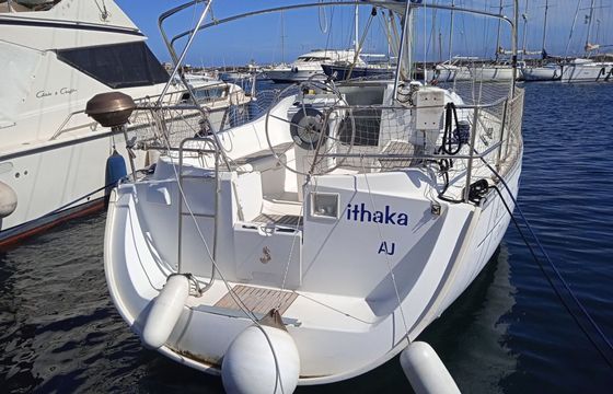 Sailboat Beneteau Oceanis Clipper 331 10m