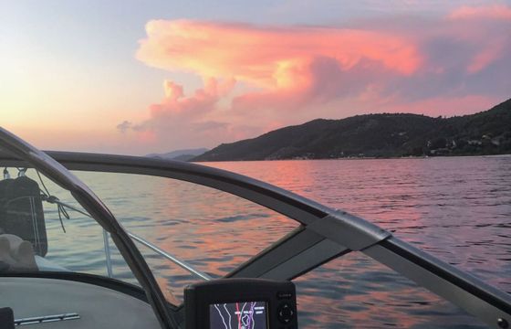Motorboat Sea Ray 290 sun dancer 540hp