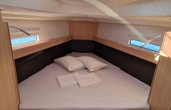 Sailboat Bavaria 37 Cruiser 11.2m