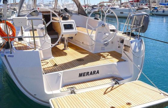 Sailboat Bavaria Cruiser 37 11.3m