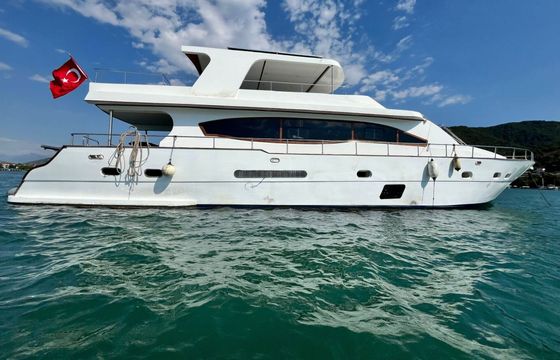 Motor yacht Custom Built Luxury Trawler Capaciy of 8 people