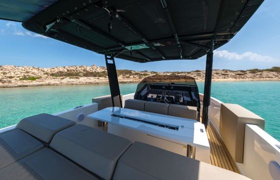 Motorboat De Antonio Yachts D28 400hp