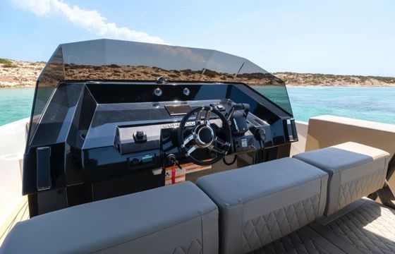 Motorboat De Antonio Yachts D28 400hp