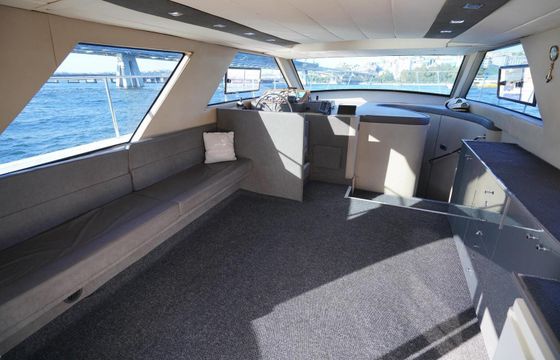 Motor yacht custom 2015 500hp