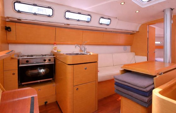 Sailboat Beneteau first 35 10.8m
