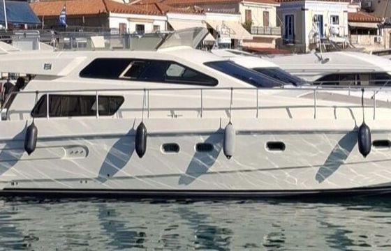Motor yacht Ferretti 48 900hp