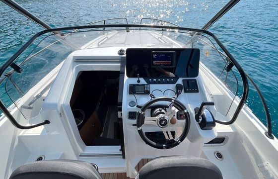 Motorboat Beneteau Flyer 8 Sundeck 300hp