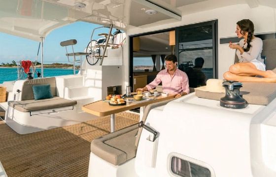 Catamaran Lagoon 42 12.8m